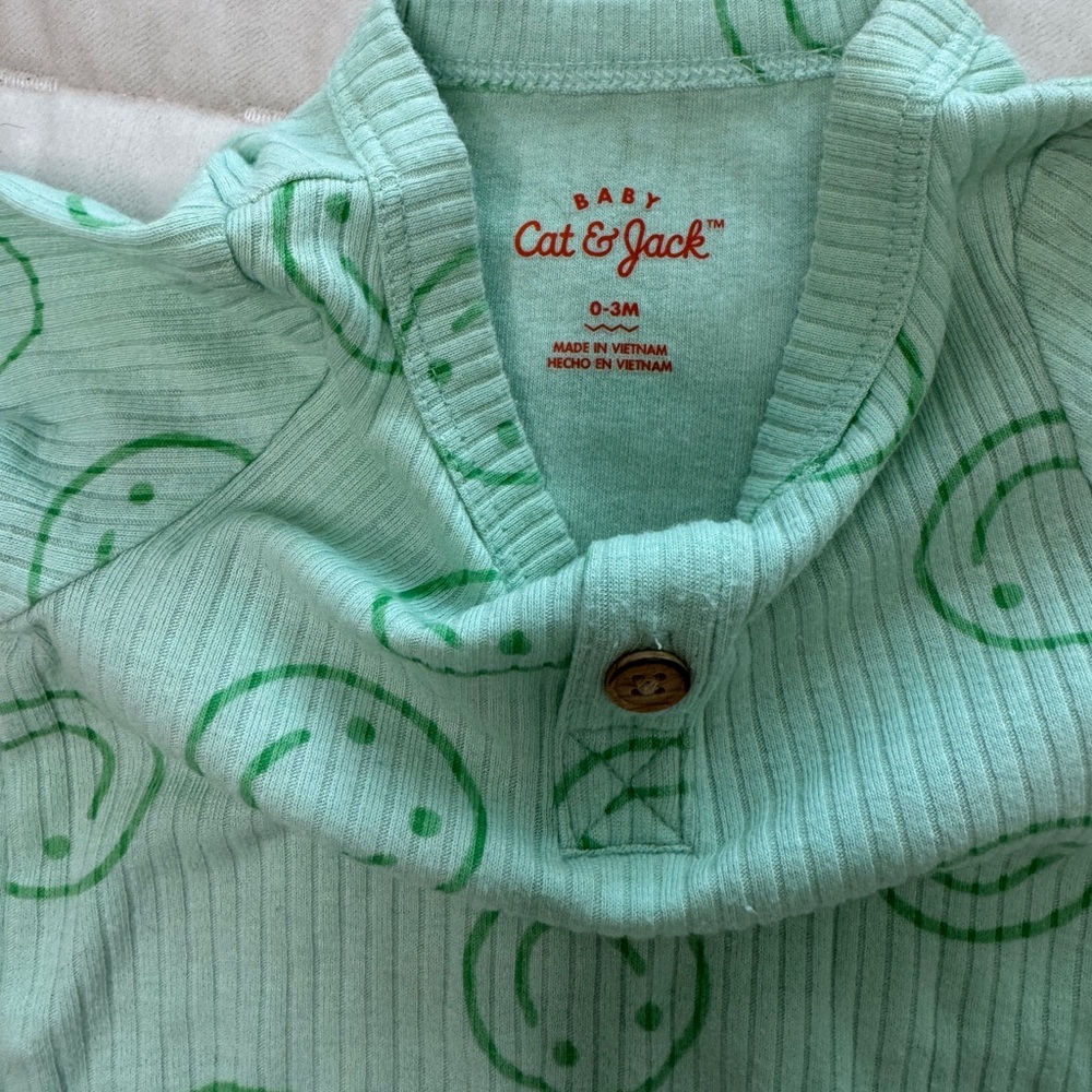 Smiley Ribbed Onesie - Picture 2 of 3